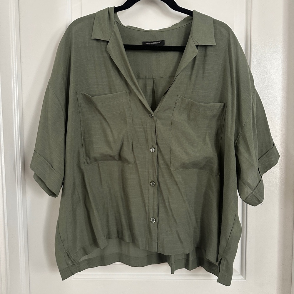 Banana Republic Button Down Blouse